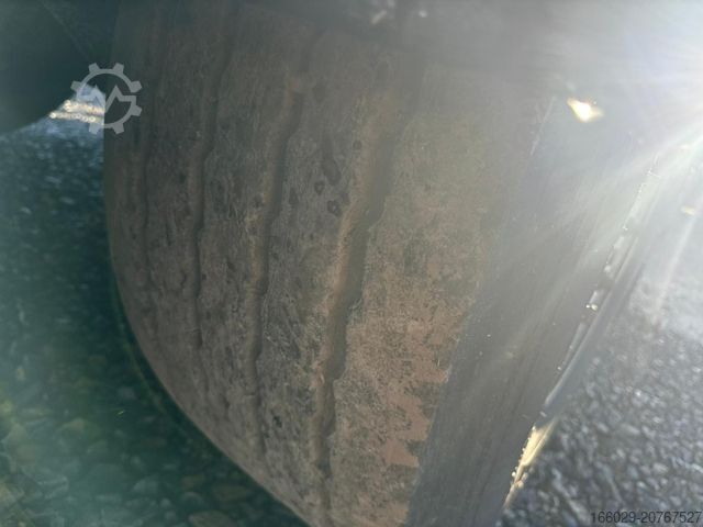 Holztransport Auflieger PAVIC Holzauflieger mit Schemel und Rungen