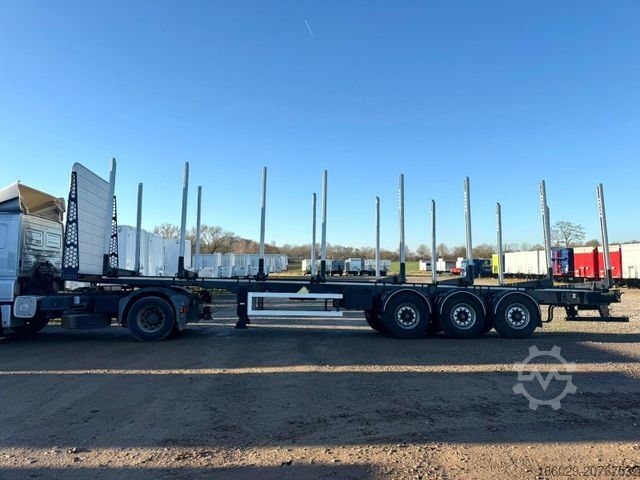 Holztransport Auflieger PAVIC Holzauflieger mit Schemel und Rungen