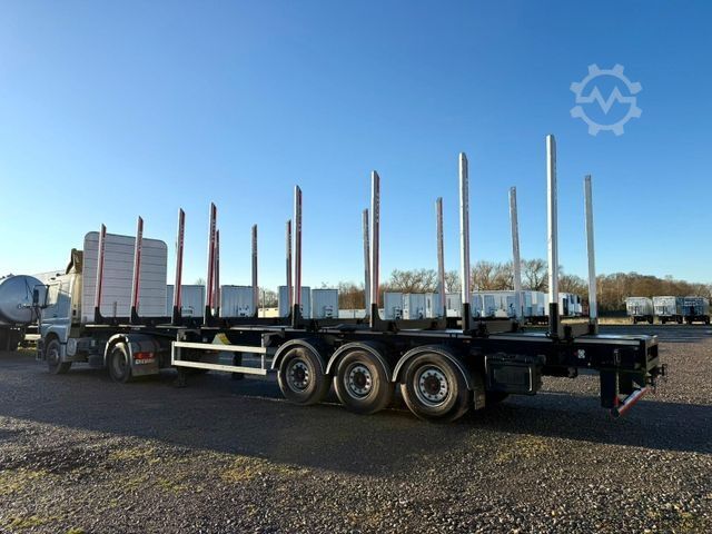 Holztransport Auflieger PAVIC Holzauflieger mit Schemel und Rungen
