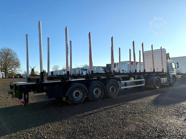 Holztransport Auflieger PAVIC Holzauflieger mit Schemel und Rungen