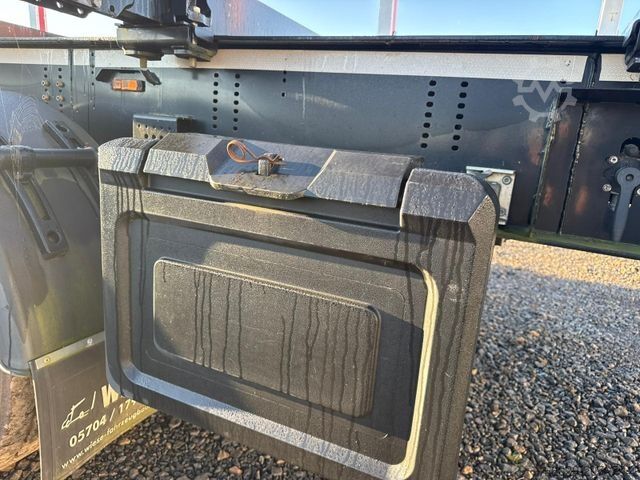 Holztransport Auflieger PAVIC Holzauflieger mit Schemel und Rungen