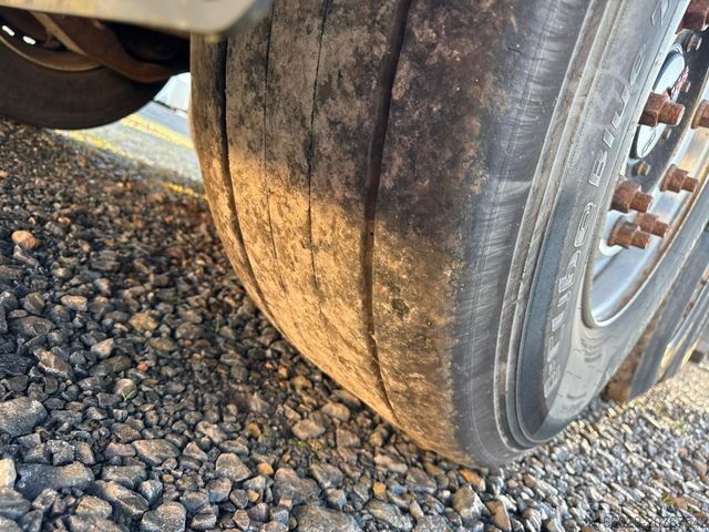 Holztransport Auflieger PAVIC Holzauflieger mit Schemel und Rungen