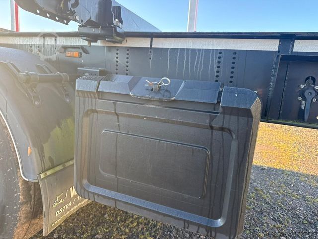 Holztransport Auflieger PAVIC Holzauflieger mit Schemel und Rungen