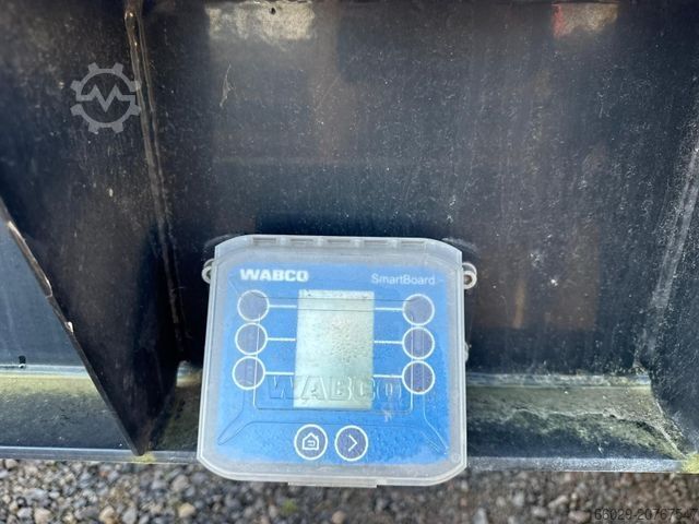 Holztransport Auflieger PAVIC Holzauflieger mit Schemel und Rungen