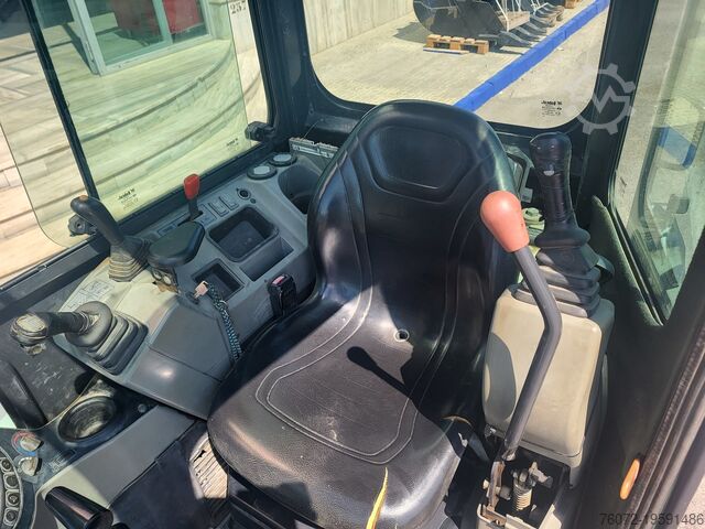 Mini excavator Bobcat E25