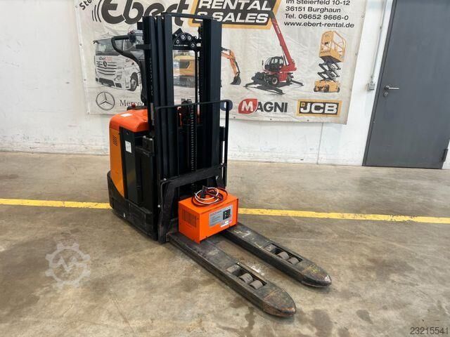 Toyota SPE 125 / nur 378h ! / Batterie 2025 / HH:3.35m Toyota SPE 125 / nur 378h ! / Batterie 2025 / HH:3.35m