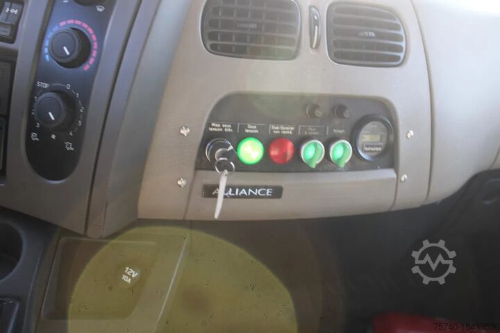 Lifting platform Renault Midlum 220 + 14METER + EURO 5