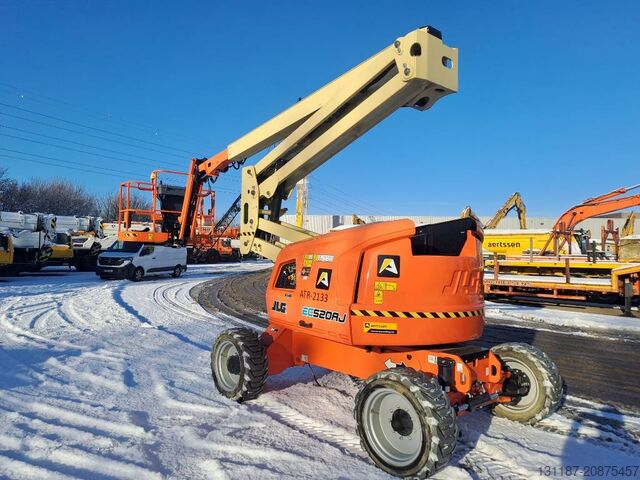 Telescopic boom lift JLG EC520AJ