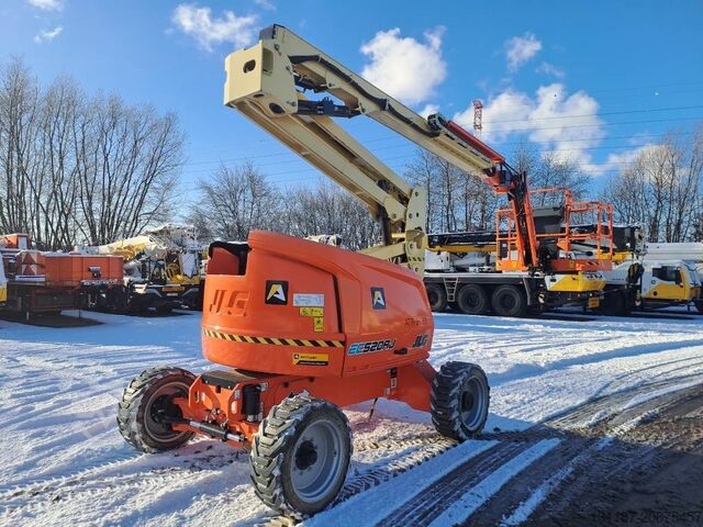 Telescopic boom lift JLG EC520AJ
