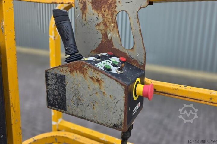 Scissor lift Haulotte Compact 8 As-Is, Electric, 8.2m Working Height, 35