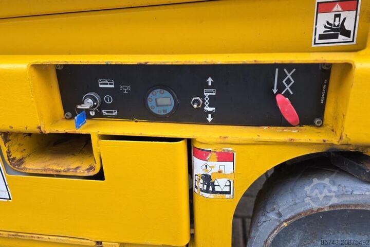 Scissor lift Haulotte Compact 8 As-Is, Electric, 8.2m Working Height, 35