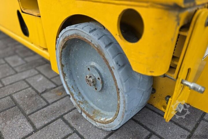 Scissor lift Haulotte Compact 8 As-Is, Electric, 8.2m Working Height, 35