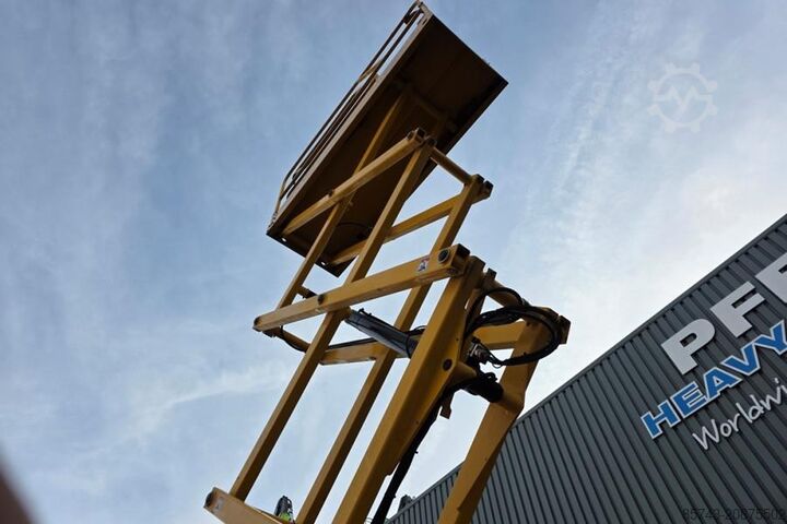 Scissor lift Haulotte Compact 8 As-Is, Electric, 8.2m Working Height, 35