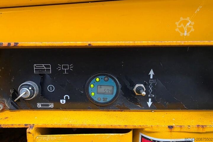 Scissor lift Haulotte Compact 8 As-Is, Electric, 8.2m Working Height, 35