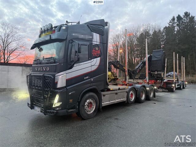 Log transporter Volvo FH16 8x4 Globetrotter Royal timber truck w/Loglift
