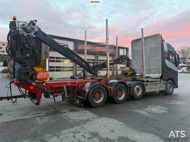 Log transporter Volvo FH16 8x4 Globetrotter Royal timber truck w/Loglift