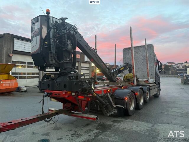 Log transporter Volvo FH16 8x4 Globetrotter Royal timber truck w/Loglift