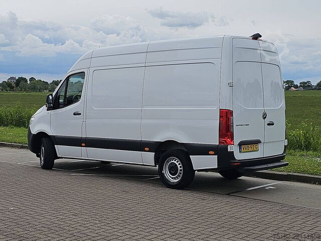 High-roof van MERCEDES-BENZ SPRINTER 311 CDI 37 AUT L2H2