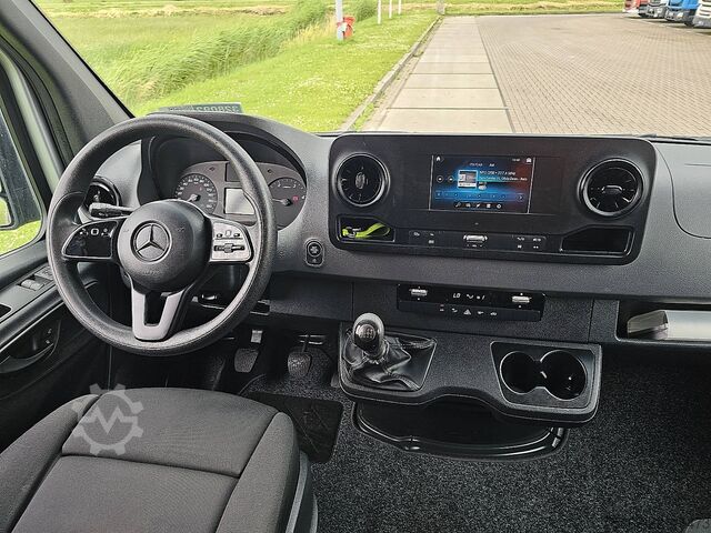 High-roof van MERCEDES-BENZ SPRINTER 315 L2H1 RWD Mbux AC!