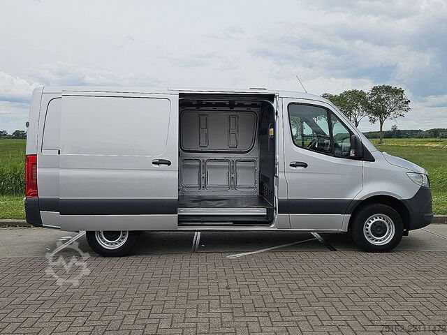 High-roof van MERCEDES-BENZ SPRINTER 315 L2H1 RWD Mbux AC!