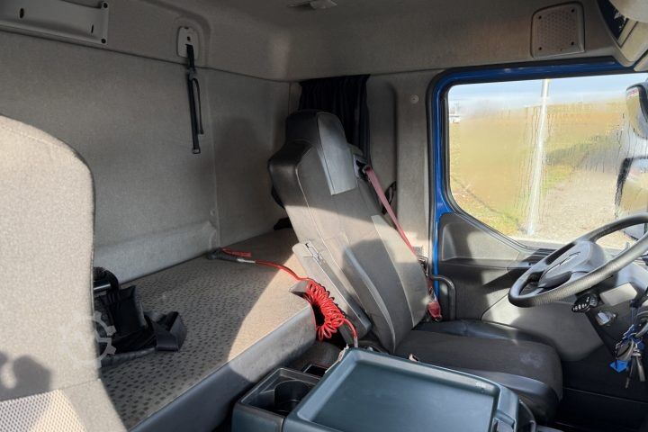 Truck mounted crane Renault D Wide 18.380 4x2 F135A.22 / Swiss-Vehicle