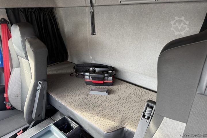 Truck mounted crane Renault D Wide 18.380 4x2 PK 12002 EH / Swiss-Vehicle