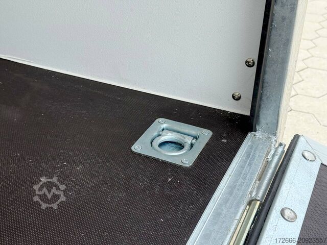 Box trailer Blyss F1326HD | RAMPE 262X135X150CM 1300KG KOFFERANHÄNGER