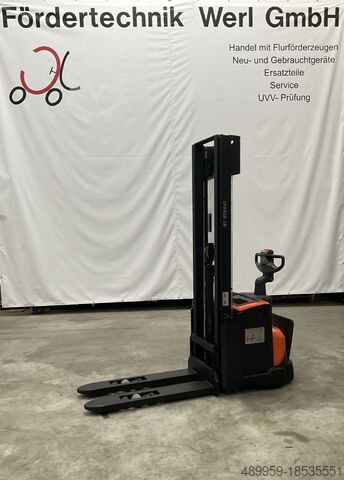 High Lift stacker BT Hochhubwagen SWE120L