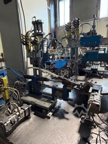 Corner bracket assembly robot for aluminum profiles Cosberg Tavola Rotante