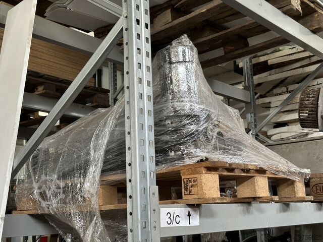 Heating system, wood chip heating Fröling Turbomatic TMC 35 kW + Raumaustragung