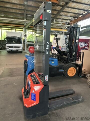 Top condition / Year of manufacture 2022 TOYOTA BT Tyro SHE100