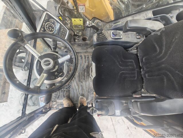 Wheel excavator Hyundai HW140