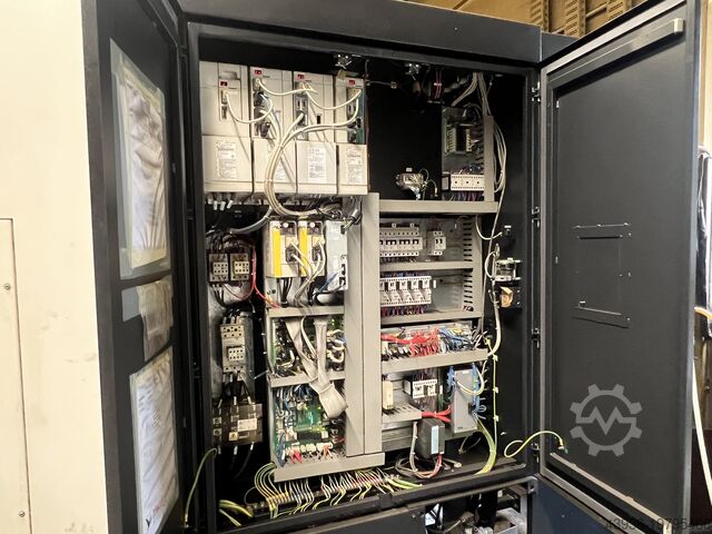 3 Achse Bearbeitungszen MAZAK VTC200C-II Mazak VTC 200C-II