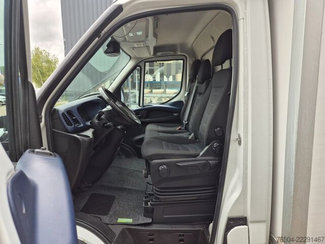 Closed box Iveco Daily 35C16 2.3D/ Navi/ Airco/ E6/ 22 KUB