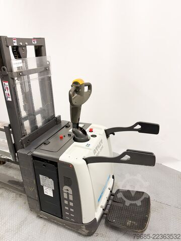 High Lift stacker Atlet PDP200