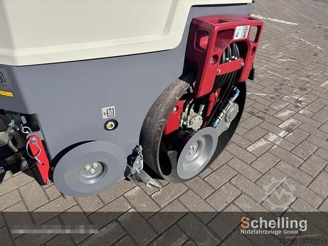 Single drum roller DYNAPAC CC1100VI