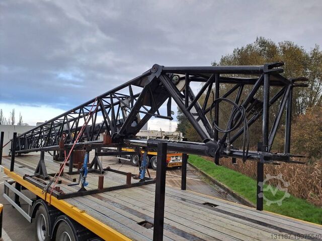 All terrain crane Grove GMK5220