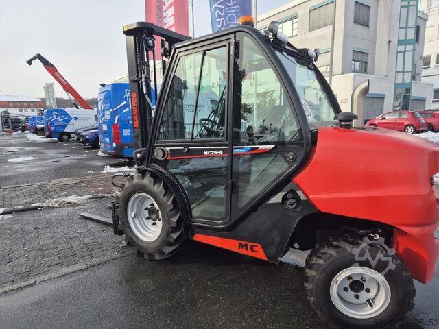 Geländestapler Manitou MC 25-4 ST5B S1