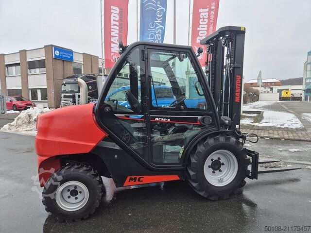 Geländestapler Manitou MC 25-4 ST5B S1