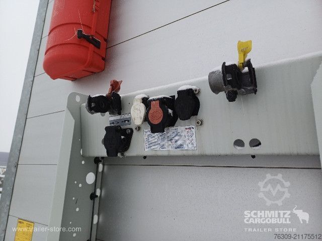 Auflieger mit Pritsche & Plane Schmitz Cargobull Curtainsider Standard Getränke