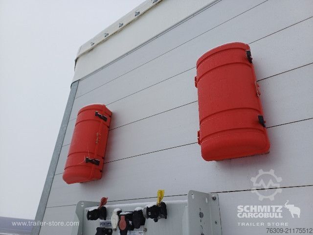 Auflieger mit Pritsche & Plane Schmitz Cargobull Curtainsider Standard Getränke