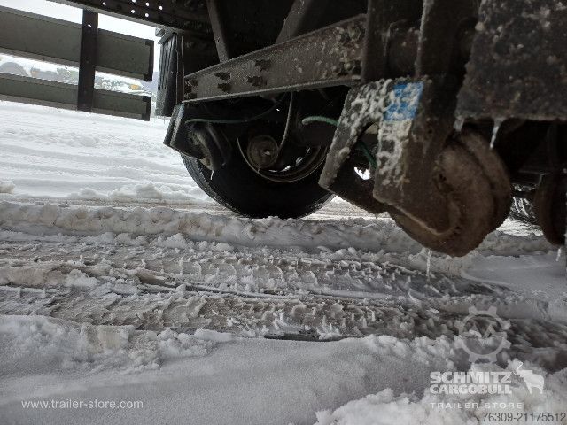 Auflieger mit Pritsche & Plane Schmitz Cargobull Curtainsider Standard Getränke
