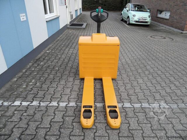 Niederhubwagen Jungheinrich EJE 220 - TOP-Batterie - wenig Stunden