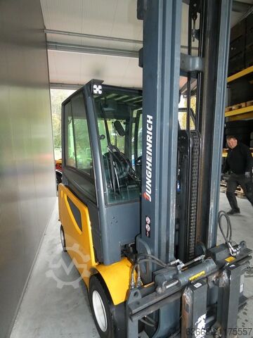 Elektro 4 Rad-Stapler Jungheinrich EFG S 30