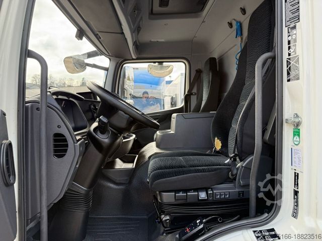 Box truck MERCEDES-BENZ ATEGO 1524 L Koffer 6,1 m LBW BÄR 1,5 T*NL 7,9 T