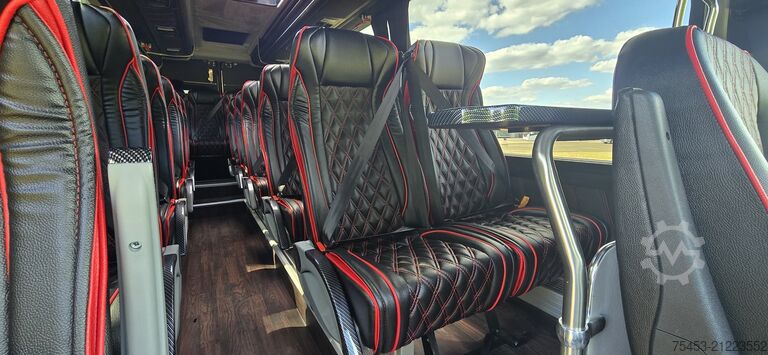 Kleinbus Mercedes-Benz Sprinter 517 Tourismus VIP 19+1+1 Plätze