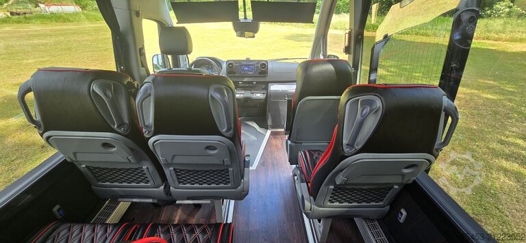 Kleinbus Mercedes-Benz Sprinter 517 Tourismus VIP 19+1+1 Plätze