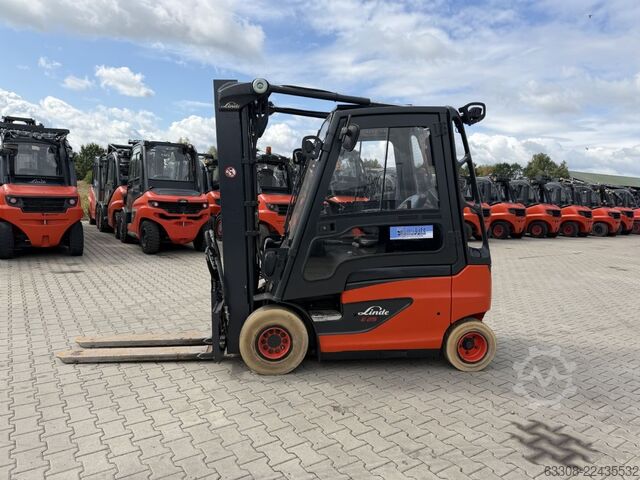 Electric 4-wheel forklift Linde E25-01