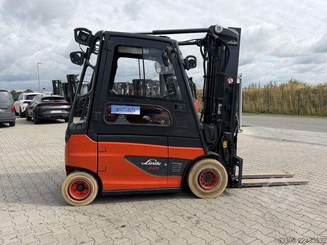Electric 4-wheel forklift Linde E25-01