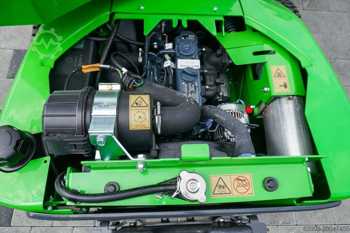 Baumaschine Avant Tecno M 423